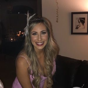 Meet your Posher, Elise